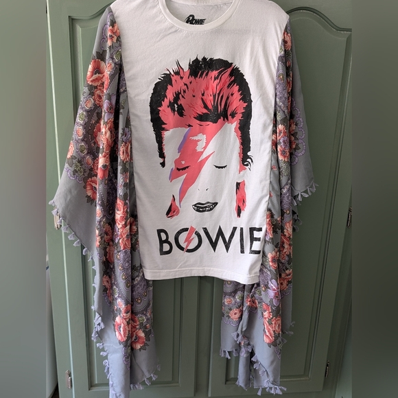 DAVID BOWIE Poncho Scarf T-shirt Hand Crafted Upcycled - Picture 1 of 10